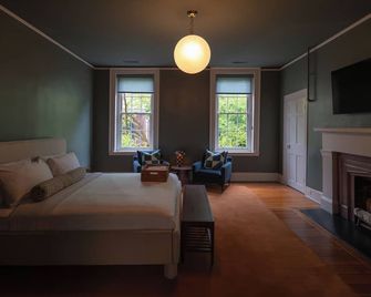 The Ashbrook Hotel - Frankfort - Bedroom