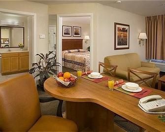 Candlewood Suites Baytown - Baytown - Dining room