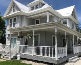 Valley Farmhouse - Spring Valley - Edificio