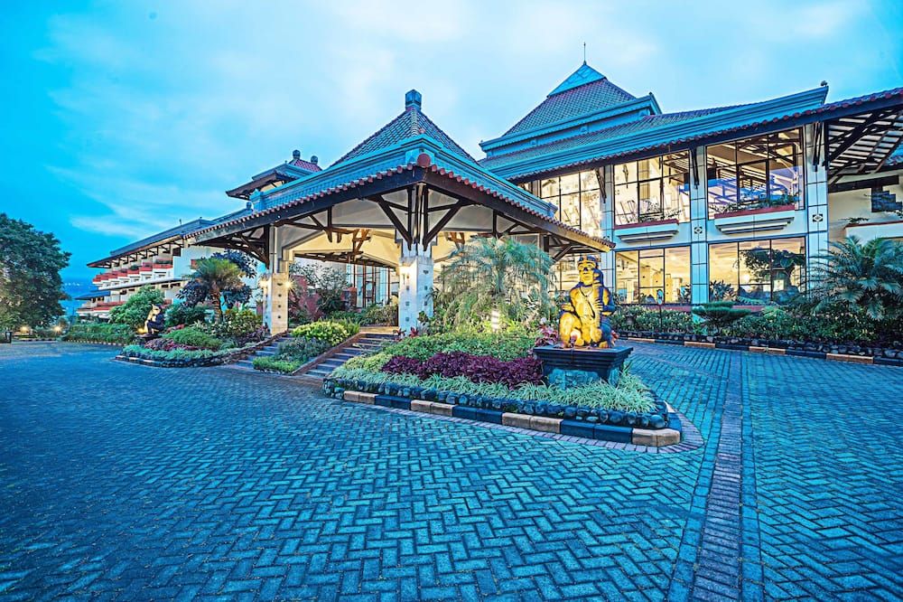 Royal Hotel and Villa Batu - Batu