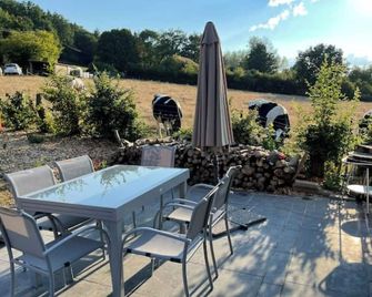 Le gîte de la Champagne - Nismes - Patio