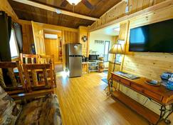 Yellowstone's Treasure Cabin #2, located very close to Yellowstone Park - Gardiner - Salon