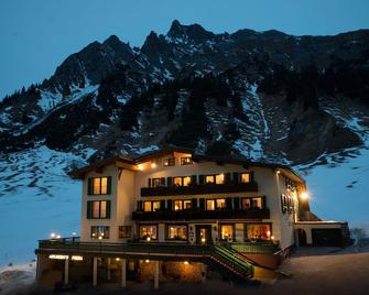 Arlberg Stuben - Klösterle - Building