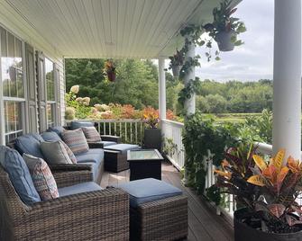 Beautiful Wiscasset Home 5 Ac Units, Sleeps 16 And Hot Tub - Wiscasset - Balcón