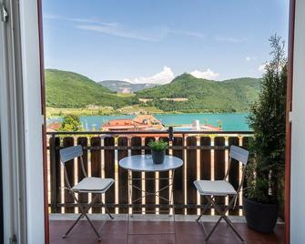 Am See Apartments - Kaltern - Balkon