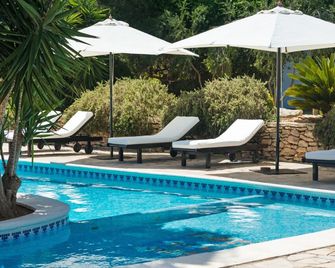 Agroturismo Can Guillem - Санта Гертрудіс де Фруітера - Басейн