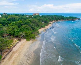Refugio Surf Lodge - Tamarindo