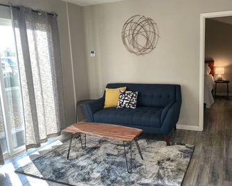 Cozy Farmhouse • Entireapt 1-Bed/1-Bath - Prescott Valley - Sala de estar
