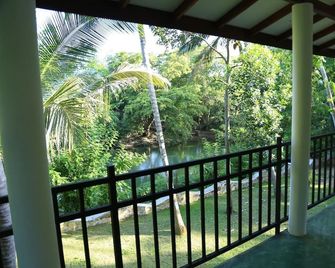 Gem River Edge - Kataragama - Balcone
