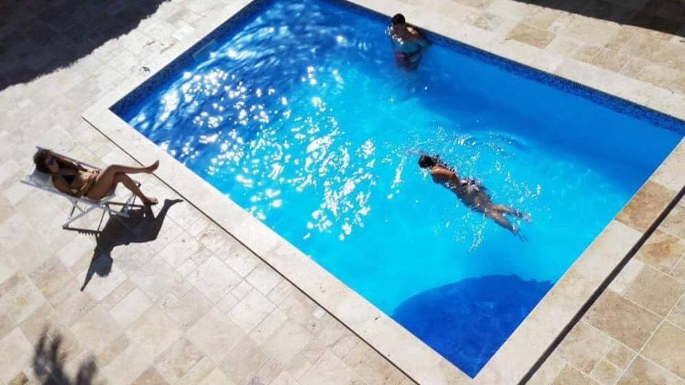 Follow the Sun Boutique Hostel - Pool, Breakfast & Sea Views