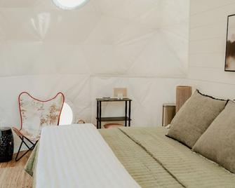 Gorgeous Dome with Fire Pit and Fireplace in Waynesboro, Tennessee - Waynesboro - Bedroom