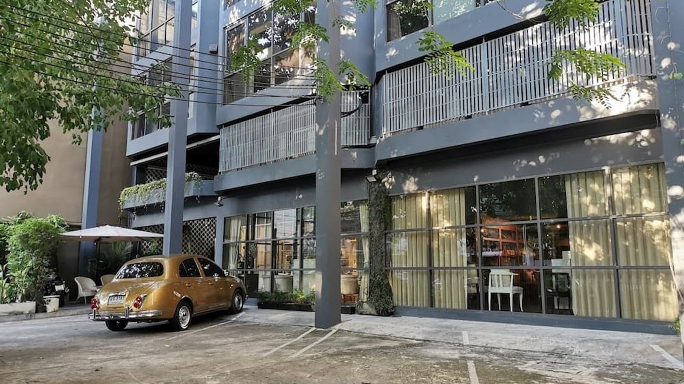 Collection O The Spades Hostel