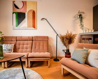 The Geometrist - Stunning 1BR Apt with balcony - Bucharest - Living room