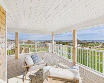 1661 Resort Farm & Gardens - Block Island - Balkon