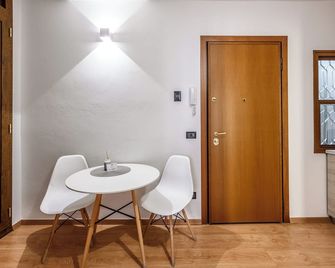 Emilia Studios 5 - Modena - Eetruimte