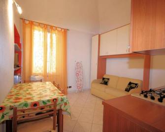 Italianway - Garibaldi 135 - Loano - Essbereich