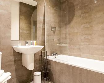 Castle Haven - Redhill - Bathroom