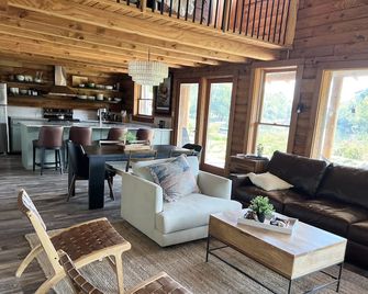 Log Cabin with the Best Views of the Little Red River - Heber Springs - Living room