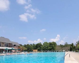 Peaceful 2-bedroom house on Lake Hartwell ^ 20 Miles to Clemson - Westminster - Pool