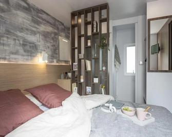 Kanopée Village - Massieux - Bedroom