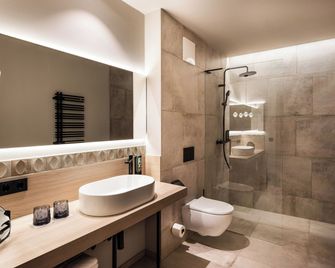 Schlosshotel Mitterhart - Schwaz - Bathroom