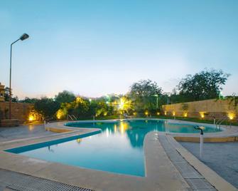 The Jaisalmer Resort - Jaisalmer - Piscina