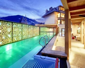 Lifestyle Hotel eder - Maria Alm am Steinernen Meer - Pool
