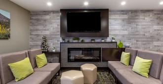 Best Western North Phoenix Hotel - Phoenix - Living room