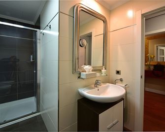 Salamanca Centro Apartamentos - Salamanca - Bad
