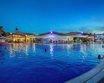 Resort Villaggio Arcobaleno - Porto Seguro - Bể bơi