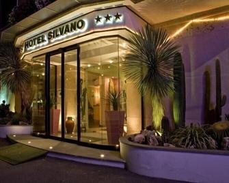 Silvano - Diano Marina - Front desk