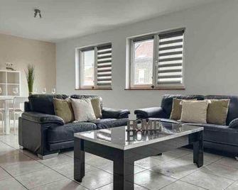 Gohyssart 51b 2 Bruxelles-Charleroi-airport - Charleroi - Living room