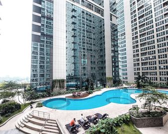 Cozy Living 2Br Loft Apartment Grand Jati Junction - Medan - Piscina