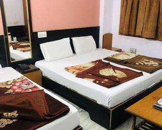 Hotel Udai Palace - Udaipur - Bedroom
