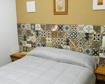 Hostal Canalejas - Cadiz - Bedroom