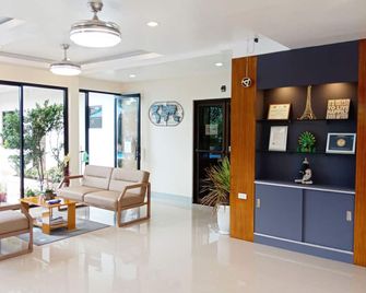 Aerostop Hotel And Restaurant - Plaridel - Lobby