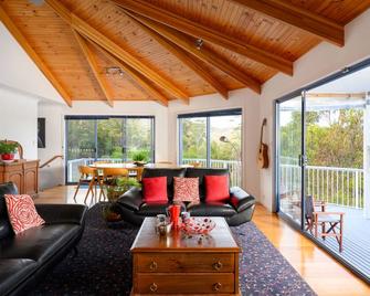 Forest Edge - Coles Bay - Living room