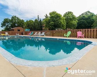 Lake Bluff Inn and Suites - South Haven