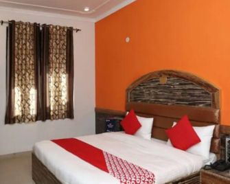 Goroomgo Woodstock Homestay - Lucknow - Bedroom
