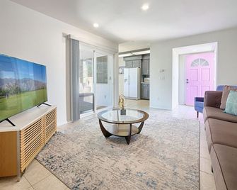 Gorgeous Palm Springs Jewel - Palm Springs - Wohnzimmer