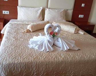 Siris Hotel - Serres - Schlafzimmer