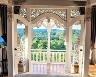 Mambo Hill Resort - Nusa Penida - Parveke