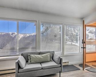 Brian Head Vacation Rental - Walk to Ski Lift - Brian Head - Living room