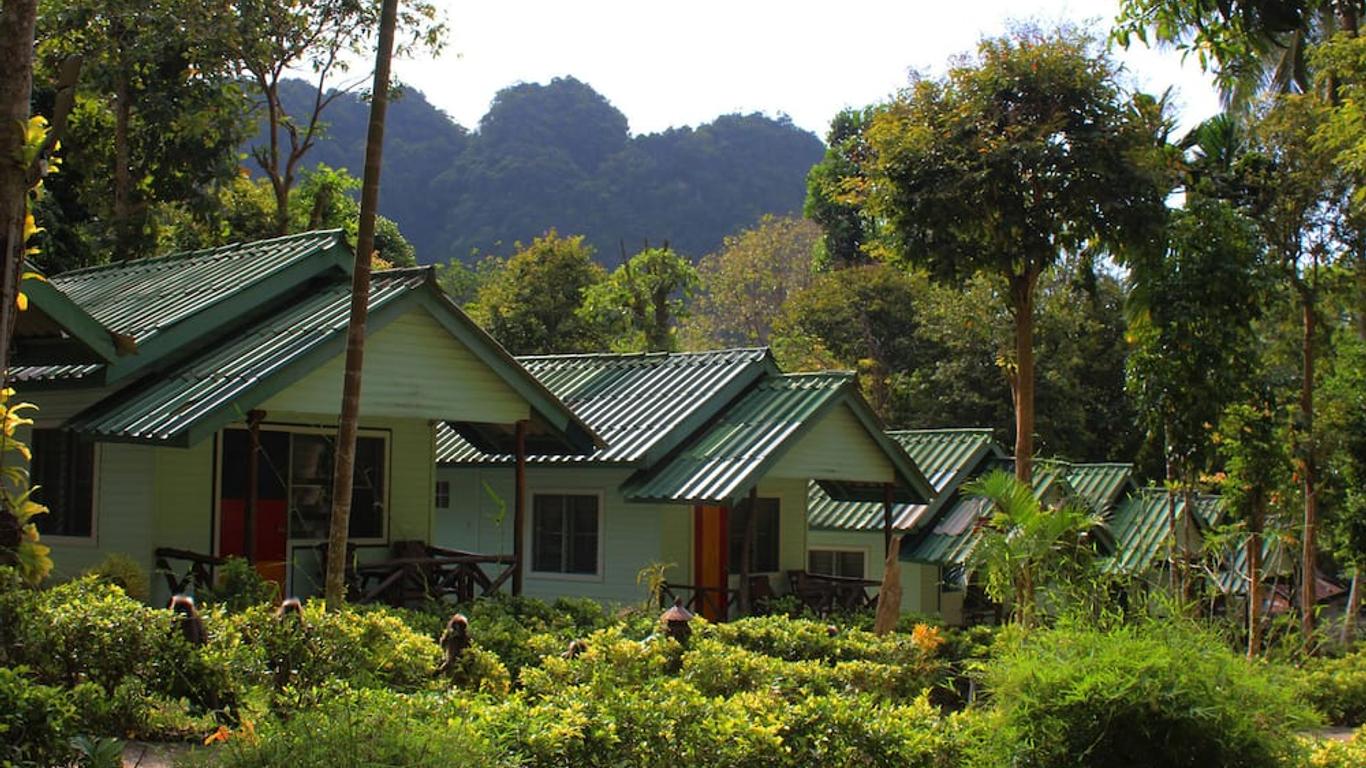 Chill Out Bar and Bungalows