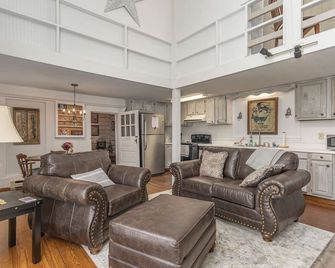 Historic Farmhouse Guest Quarters - Rutherfordton - Sala de estar