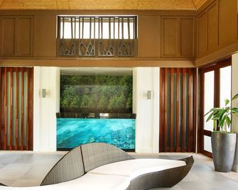 Bacau Bay Resort Coron - Coron - Front desk