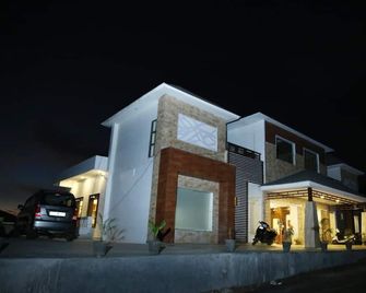 Tavisha Kanatal Hills Chamba - Chamba - Building
