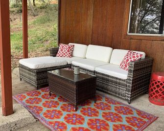 Spacious and Cozy Cabin Rental with Amazing Views in Julian, California - Julian - Patio