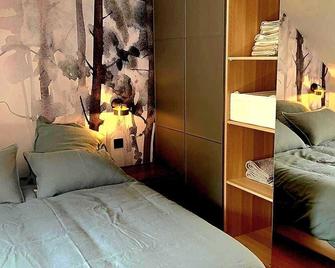 Charming townhouse with home cinema and whirlpool bath - Chaudes-Aigues - Bedroom