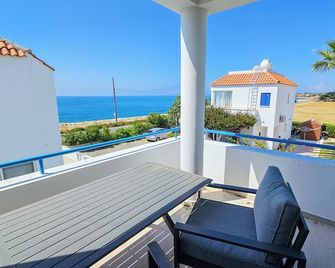 Seaview Sanctuary House - Larnaka - Parveke